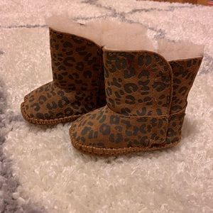 Adorable Cheetah Print UGG boots!!